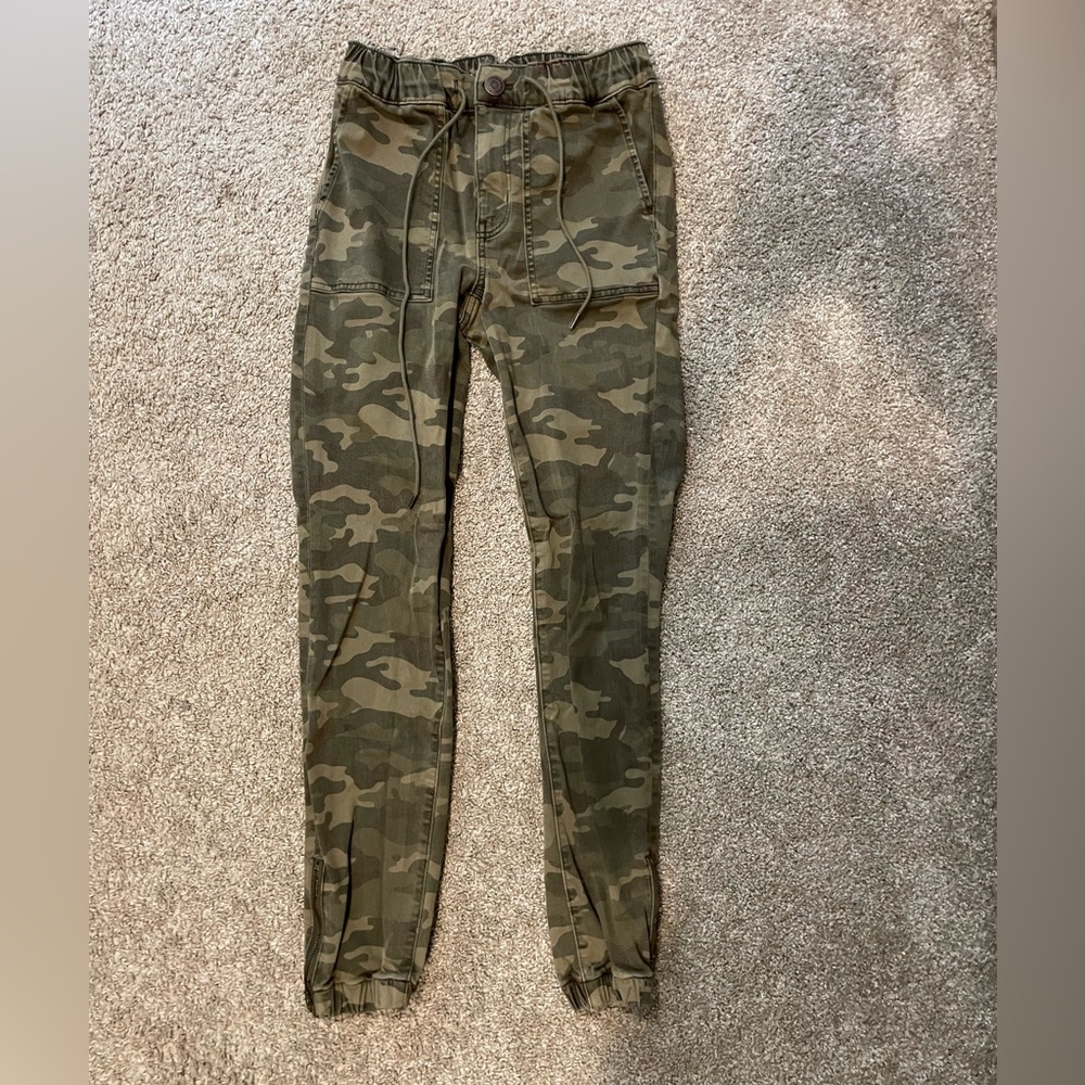 Drawstring Camo pants